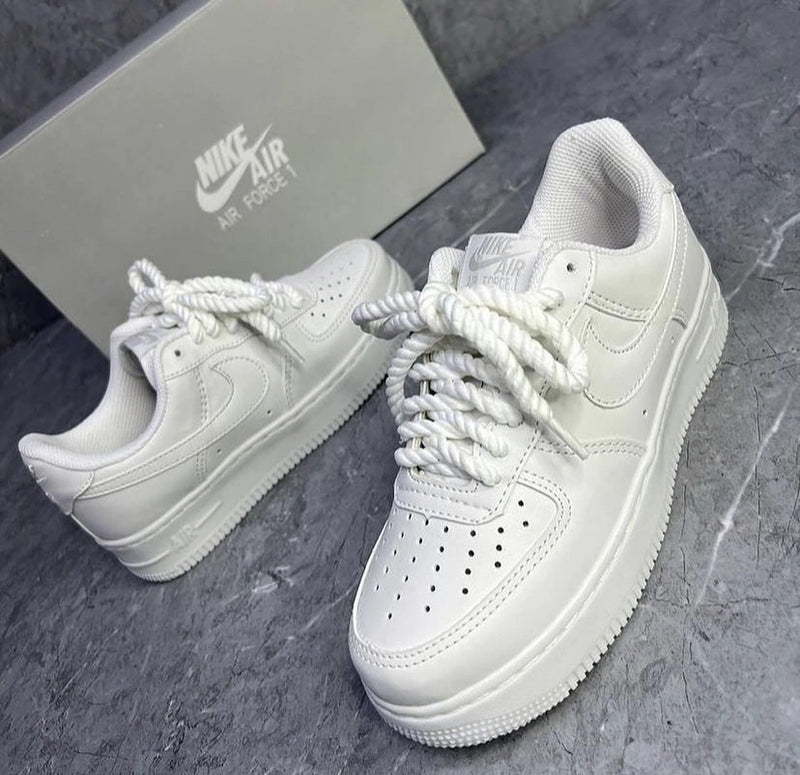 Nike Air Force 1 Low - Branco cadarço em corda