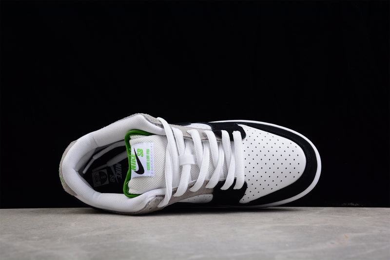 Nike SB Dunk Low - Chlorophyll