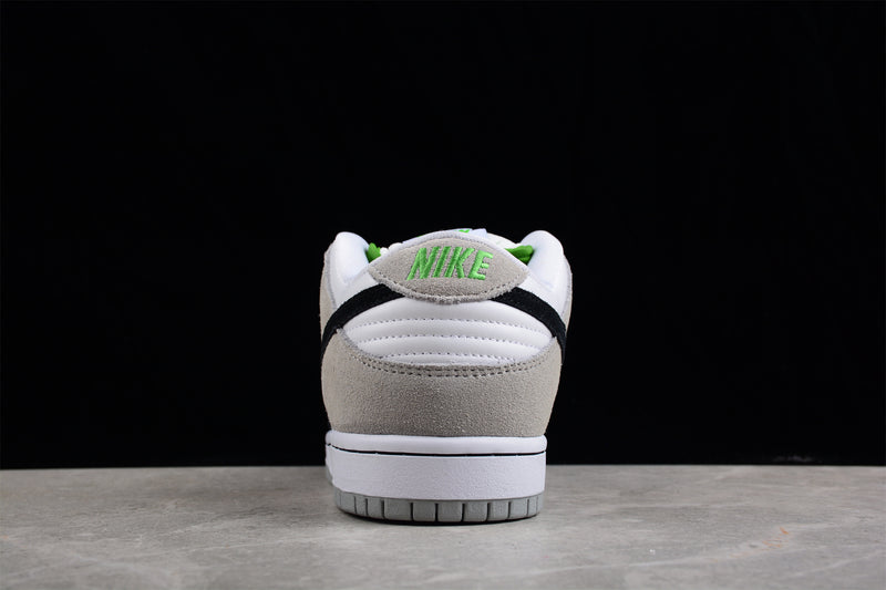 Nike SB Dunk Low - Chlorophyll