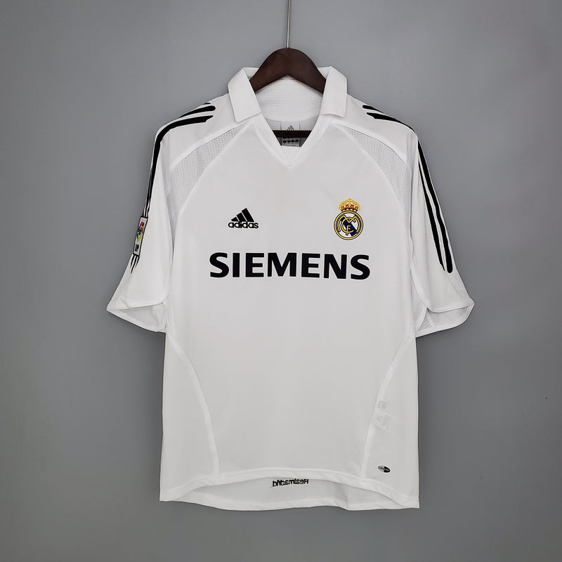 Camisa Retrô Real madrid I 2005/2006 - Ronaldo