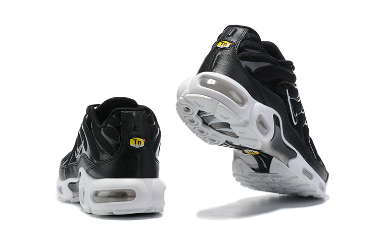 Nike TN - Black White