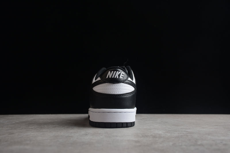 Nike Dunk Low - Panda